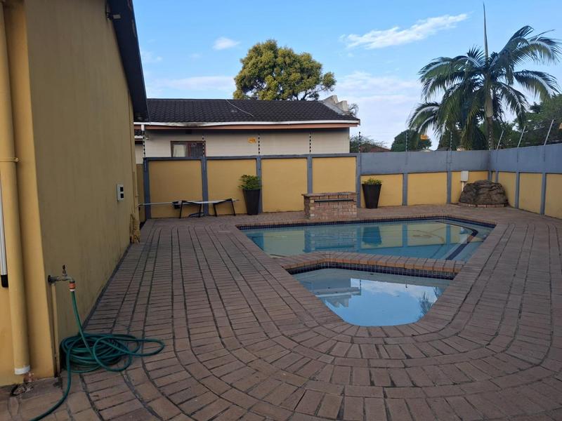 6 Bedroom Property for Sale in Brackenham KwaZulu-Natal