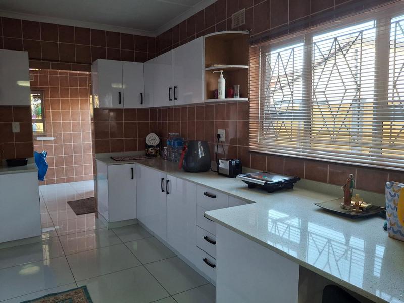 6 Bedroom Property for Sale in Brackenham KwaZulu-Natal