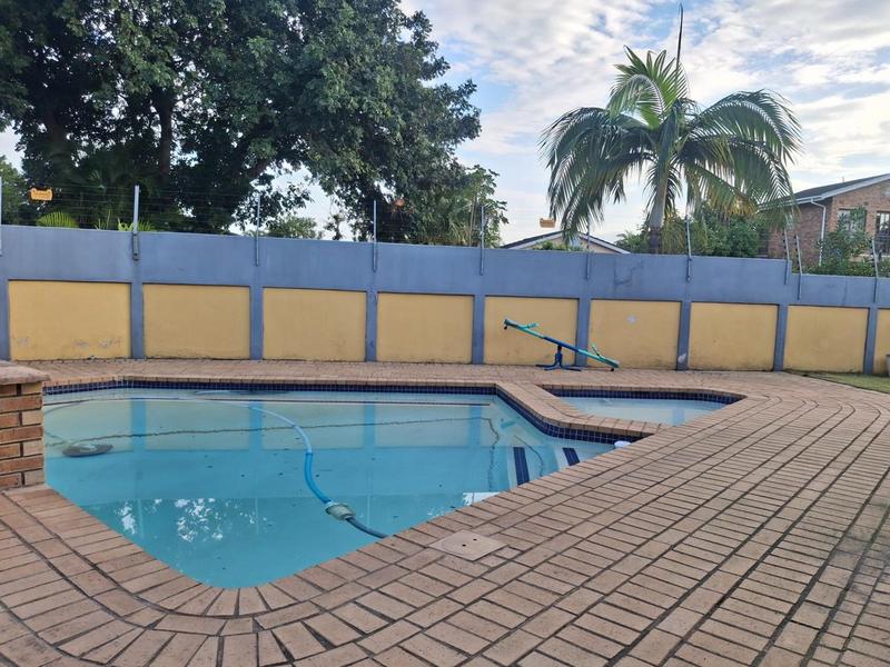 6 Bedroom Property for Sale in Brackenham KwaZulu-Natal