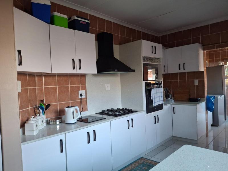 6 Bedroom Property for Sale in Brackenham KwaZulu-Natal