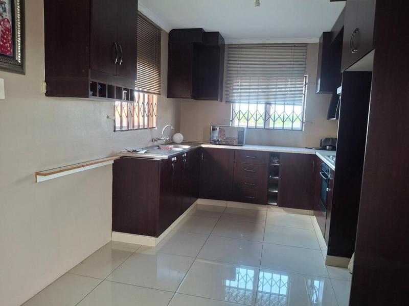 6 Bedroom Property for Sale in Brackenham KwaZulu-Natal