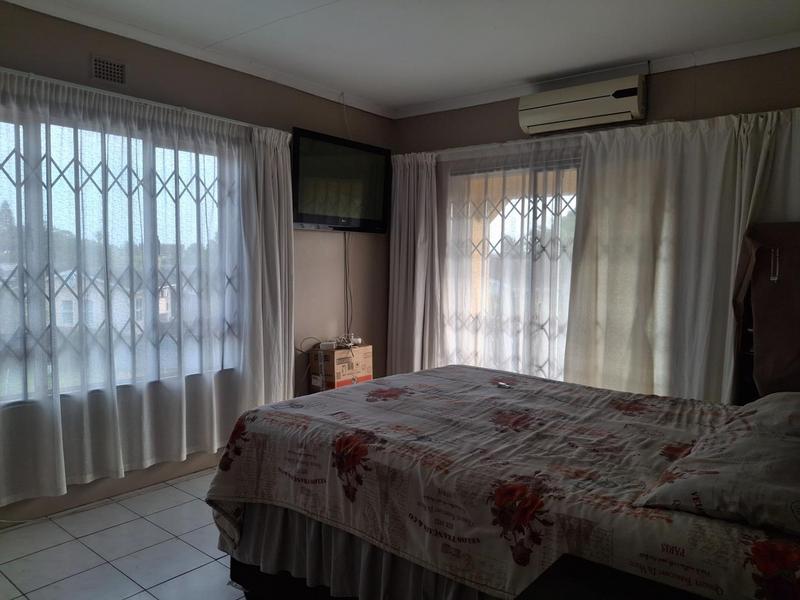 6 Bedroom Property for Sale in Brackenham KwaZulu-Natal