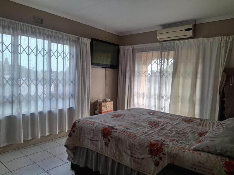6 Bedroom Property for Sale in Brackenham KwaZulu-Natal