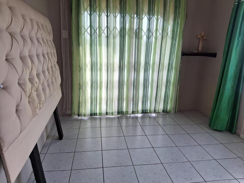 6 Bedroom Property for Sale in Brackenham KwaZulu-Natal
