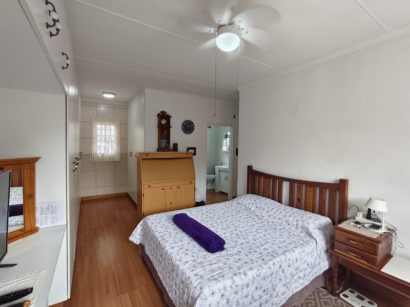 3 Bedroom Property for Sale in Uvongo KwaZulu-Natal