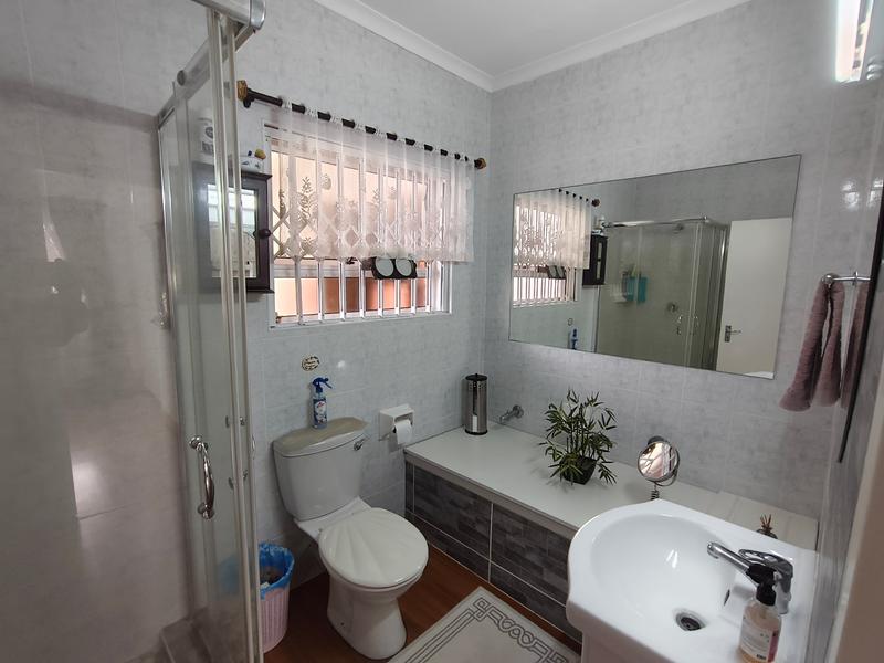 3 Bedroom Property for Sale in Uvongo KwaZulu-Natal