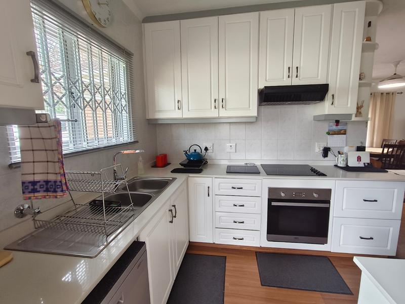 3 Bedroom Property for Sale in Uvongo KwaZulu-Natal