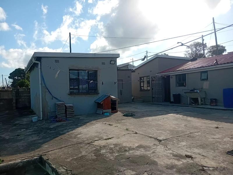 4 Bedroom Property for Sale in Umlazi KwaZulu-Natal