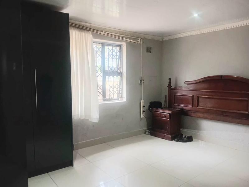 4 Bedroom Property for Sale in Umlazi KwaZulu-Natal