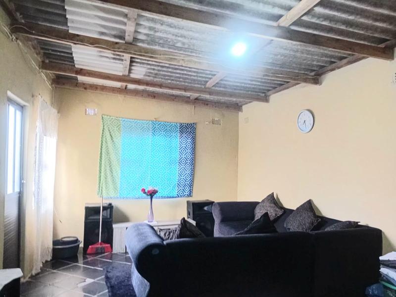 4 Bedroom Property for Sale in Umlazi KwaZulu-Natal