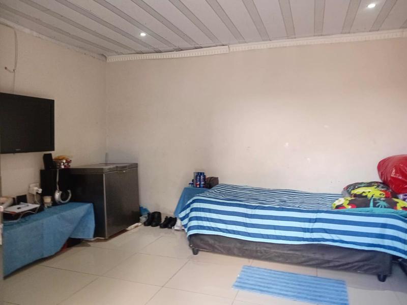 4 Bedroom Property for Sale in Umlazi KwaZulu-Natal