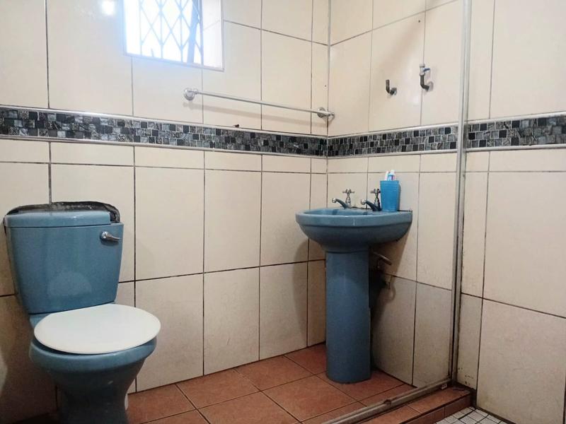 4 Bedroom Property for Sale in Umlazi KwaZulu-Natal
