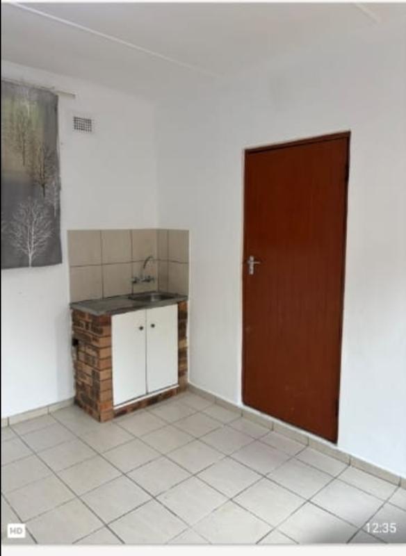 To Let 1 Bedroom Property for Rent in Springfield KwaZulu-Natal