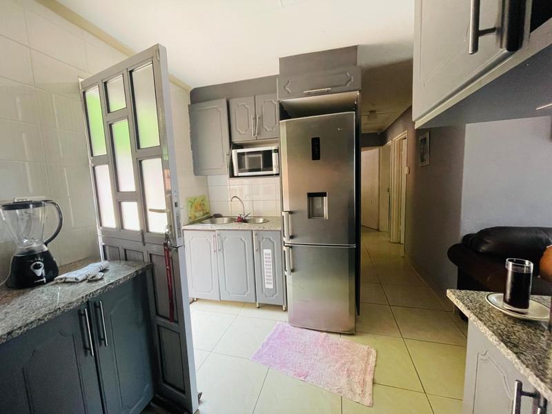 To Let 3 Bedroom Property for Rent in Montclair KwaZulu-Natal