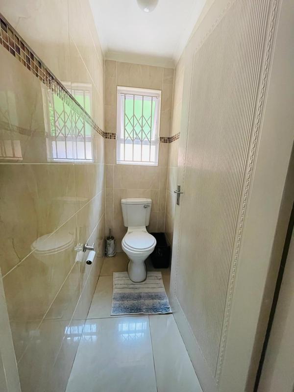 To Let 3 Bedroom Property for Rent in Montclair KwaZulu-Natal