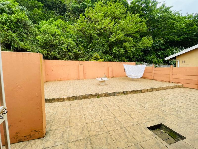 To Let 3 Bedroom Property for Rent in Montclair KwaZulu-Natal