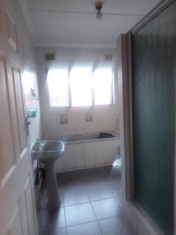 2 Bedroom Property for Sale in Montclair KwaZulu-Natal