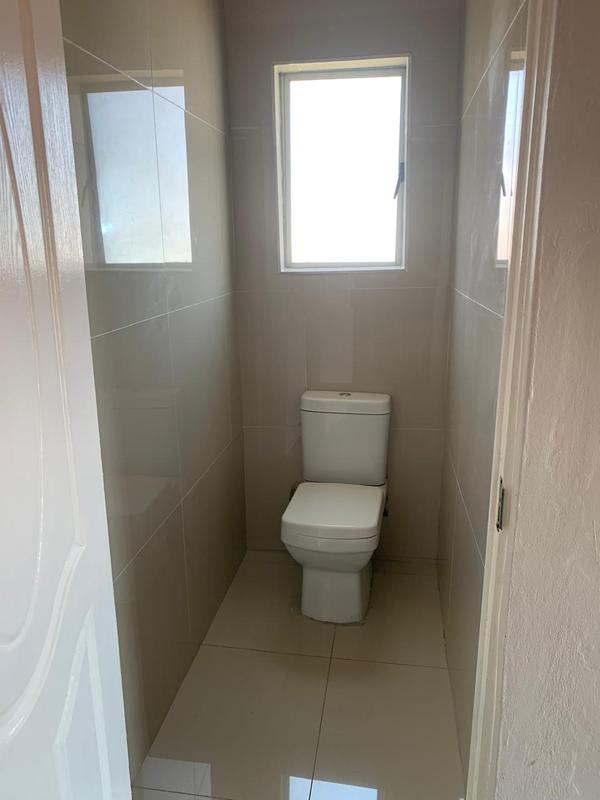 To Let 2 Bedroom Property for Rent in Malvern KwaZulu-Natal