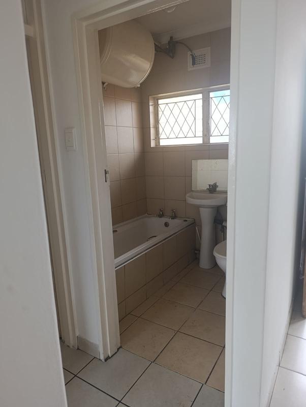 To Let 2 Bedroom Property for Rent in Bluff KwaZulu-Natal