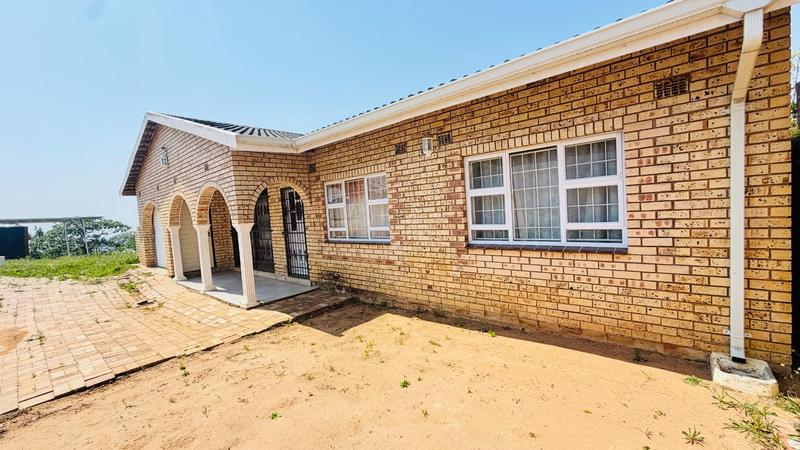 4 Bedroom Property for Sale in Ntuzuma KwaZulu-Natal