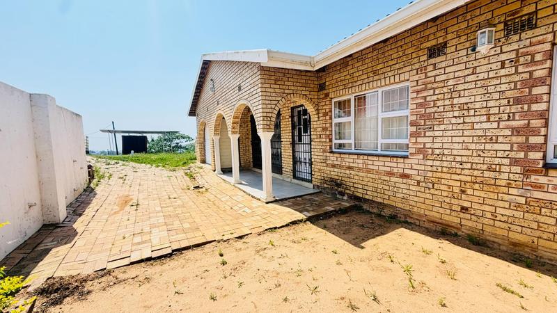 4 Bedroom Property for Sale in Ntuzuma KwaZulu-Natal