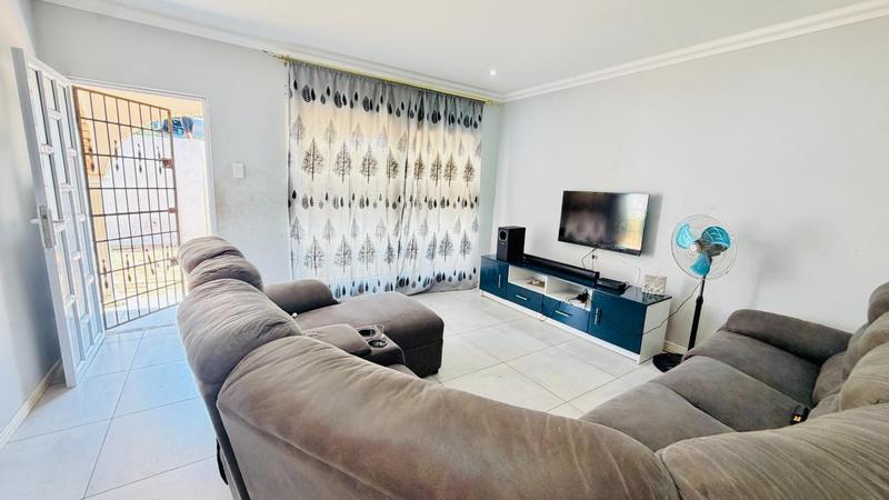 4 Bedroom Property for Sale in Ntuzuma KwaZulu-Natal