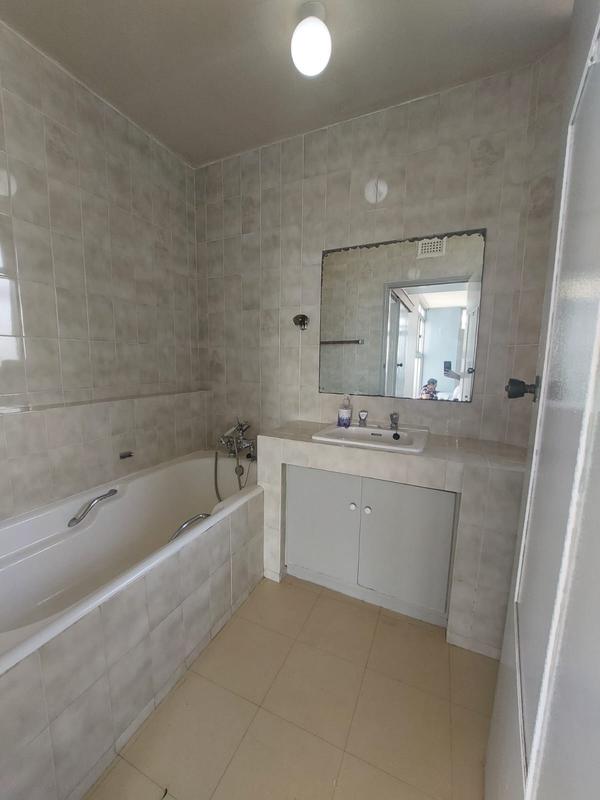 1 Bedroom Property for Sale in Amanzimtoti KwaZulu-Natal