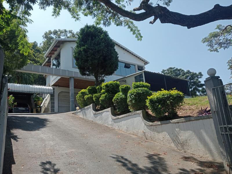 5 Bedroom Property for Sale in Chatsworth KwaZulu-Natal