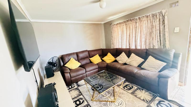 4 Bedroom Property for Sale in Lovu KwaZulu-Natal