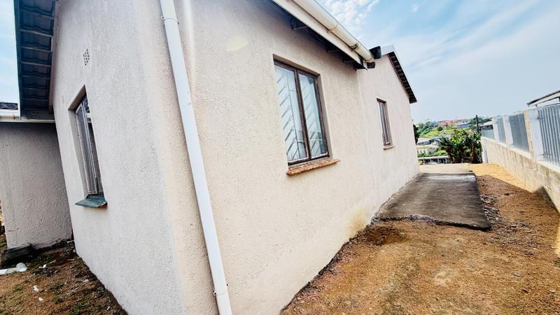4 Bedroom Property for Sale in Lovu KwaZulu-Natal