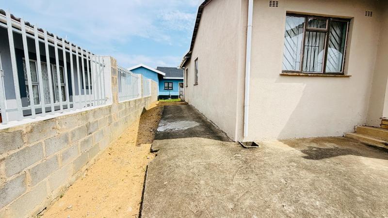 4 Bedroom Property for Sale in Lovu KwaZulu-Natal