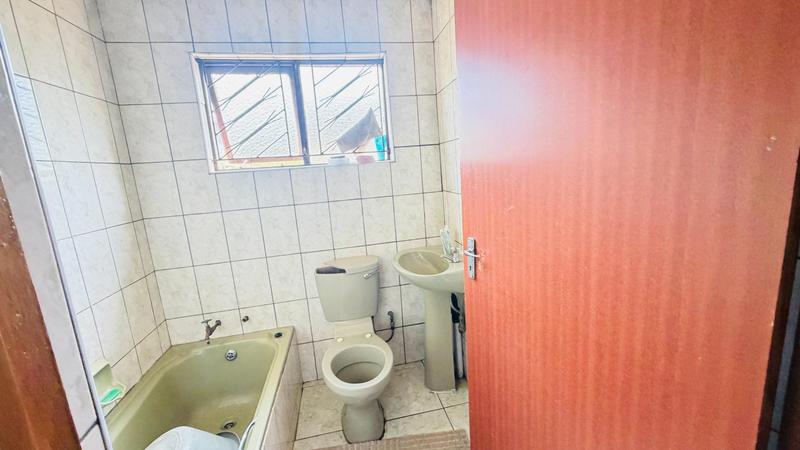 4 Bedroom Property for Sale in Lovu KwaZulu-Natal