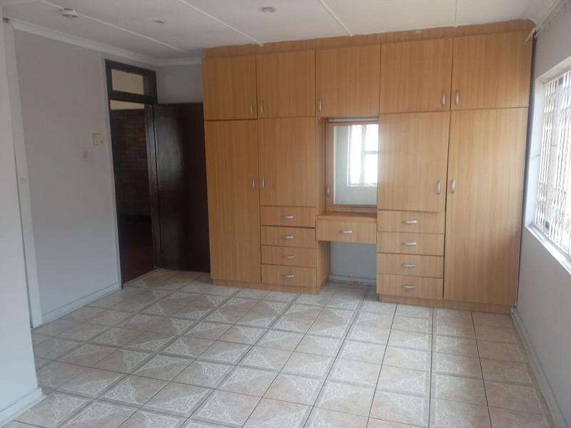 To Let 3 Bedroom Property for Rent in Austerville KwaZulu-Natal