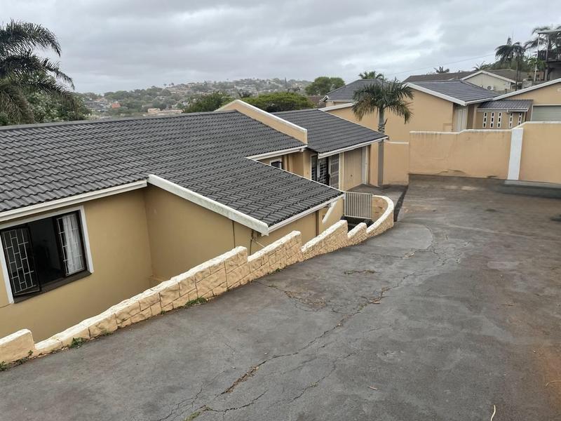 To Let 4 Bedroom Property for Rent in Bluff KwaZulu-Natal
