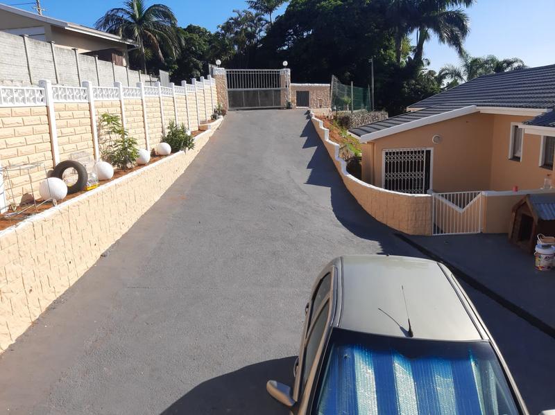 To Let 4 Bedroom Property for Rent in Bluff KwaZulu-Natal