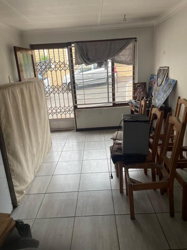 To Let 4 Bedroom Property for Rent in Bluff KwaZulu-Natal