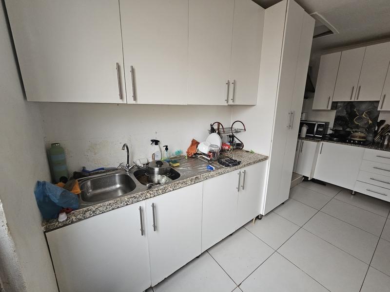 To Let 4 Bedroom Property for Rent in Bluff KwaZulu-Natal