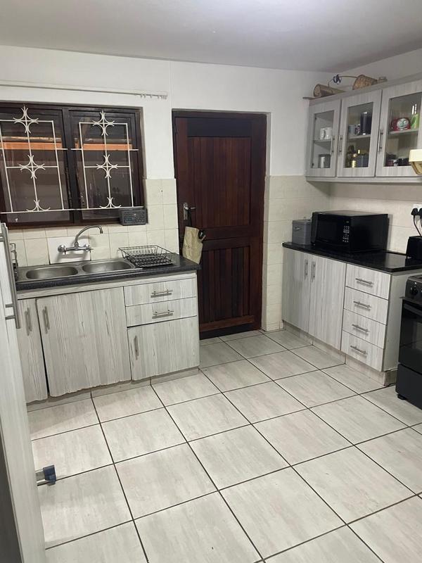 To Let 4 Bedroom Property for Rent in Bluff KwaZulu-Natal