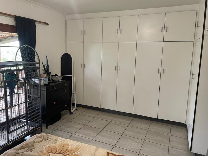 To Let 4 Bedroom Property for Rent in Bluff KwaZulu-Natal