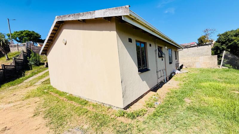 3 Bedroom Property for Sale in Umlazi KwaZulu-Natal