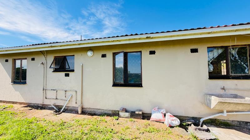 3 Bedroom Property for Sale in Umlazi KwaZulu-Natal