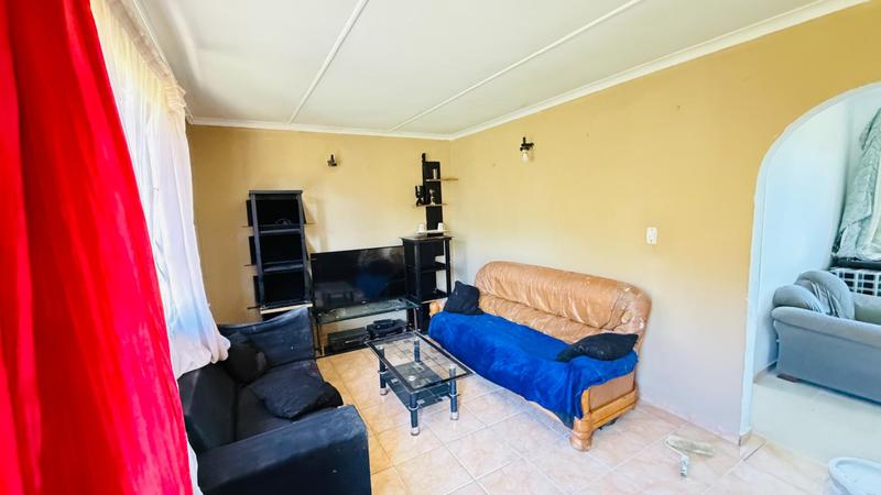 3 Bedroom Property for Sale in Umlazi KwaZulu-Natal