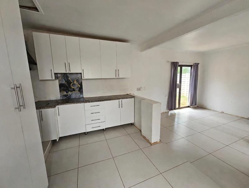To Let 2 Bedroom Property for Rent in Ocean View KwaZulu-Natal