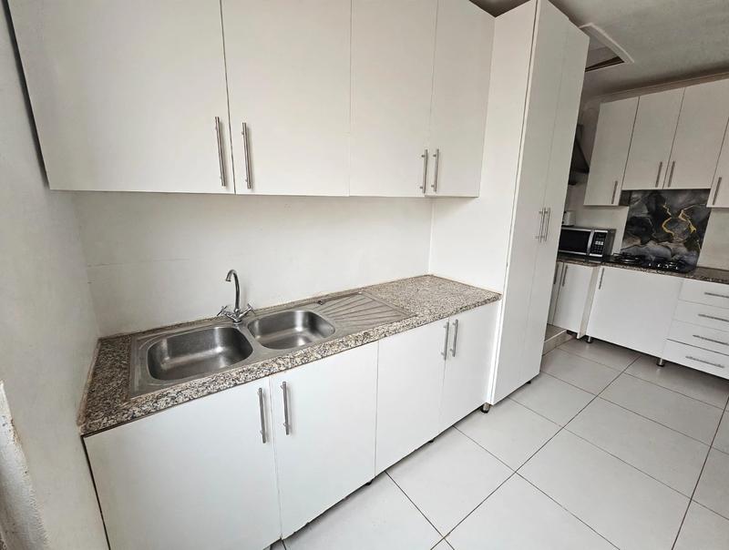 To Let 2 Bedroom Property for Rent in Ocean View KwaZulu-Natal