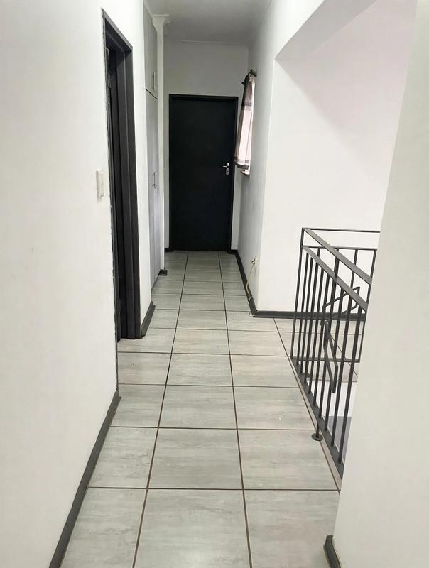 To Let 4 Bedroom Property for Rent in Ocean View KwaZulu-Natal