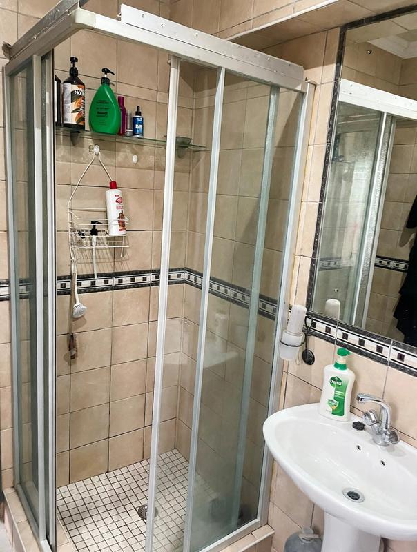 To Let 4 Bedroom Property for Rent in Ocean View KwaZulu-Natal