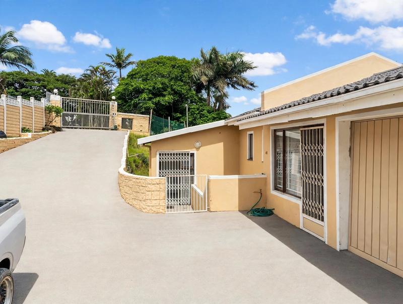 To Let 4 Bedroom Property for Rent in Ocean View KwaZulu-Natal