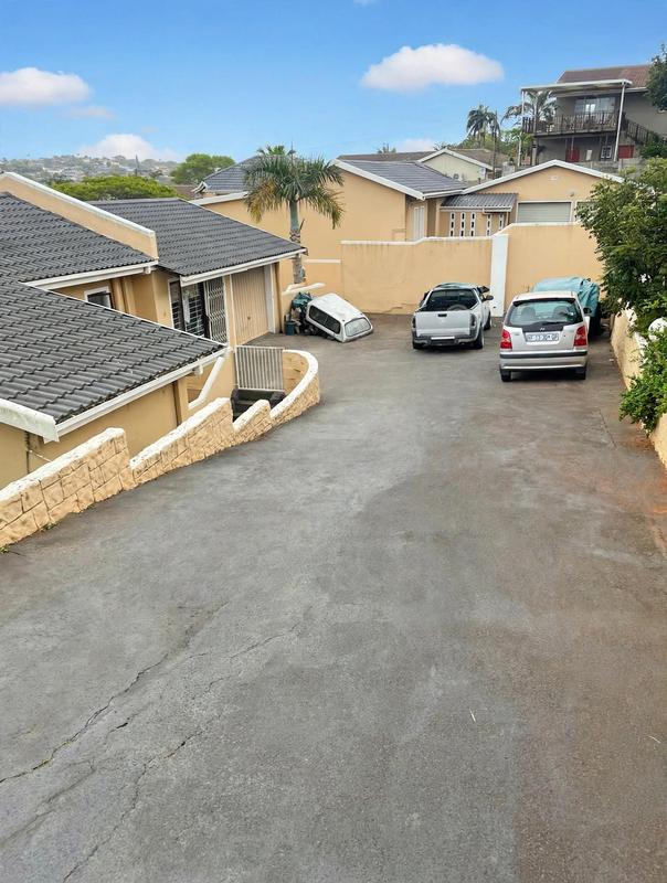 To Let 4 Bedroom Property for Rent in Ocean View KwaZulu-Natal