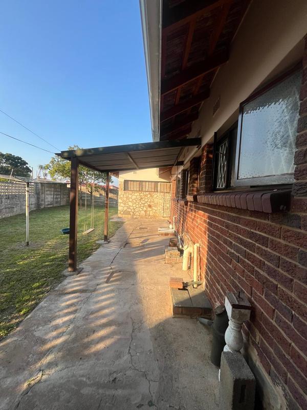 4 Bedroom Property for Sale in Uvongo KwaZulu-Natal