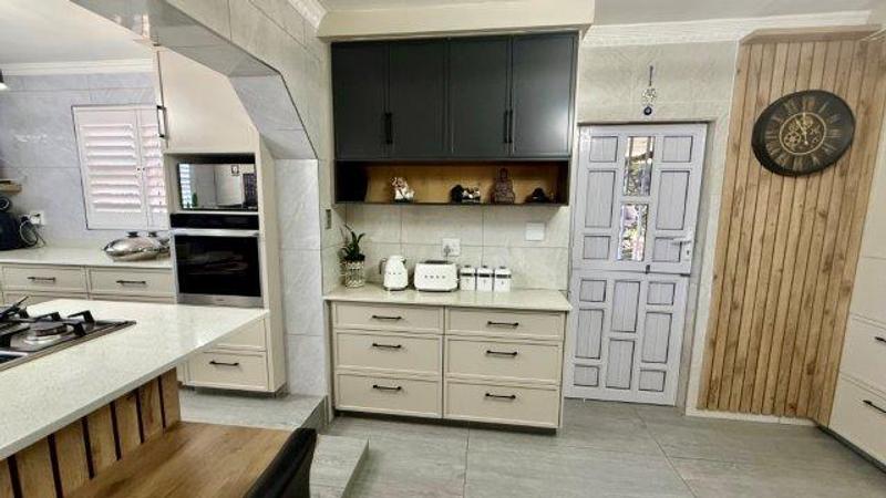 4 Bedroom Property for Sale in Escombe KwaZulu-Natal